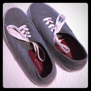 Airwalk Tennis Shoes